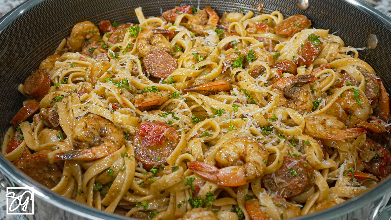 Cajun Shrimp & Sausage Pasta: Weeknight Meal with Flavorful Twists